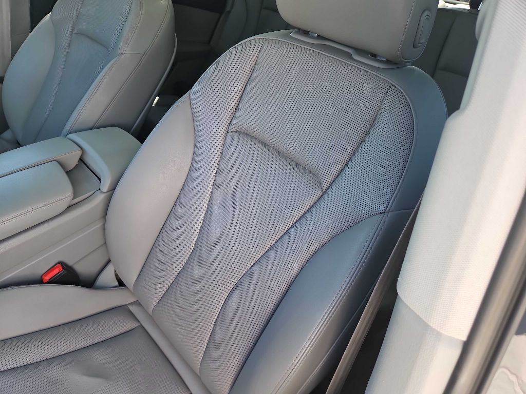 Photo 12 of this AUDI Q7