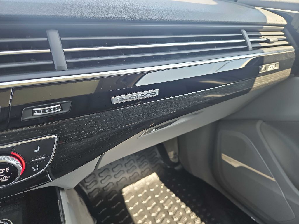 Photo 21 of this AUDI Q7