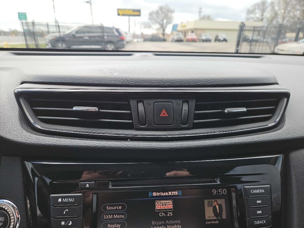 Photo 17 of this NISSAN ROGUE