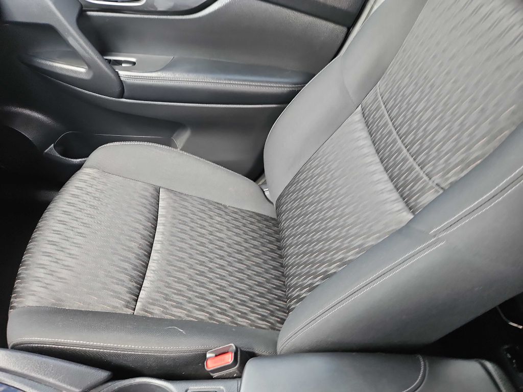 Photo 15 of this NISSAN ROGUE