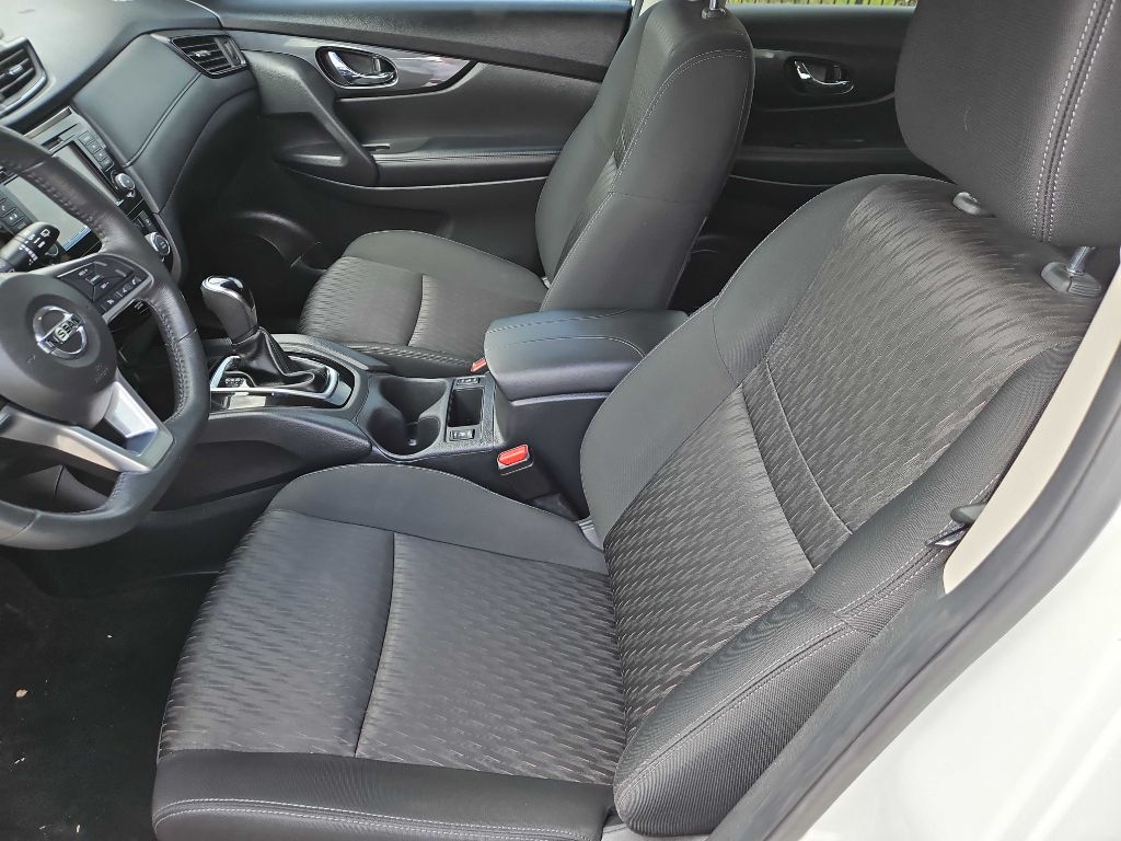 Photo 10 of this NISSAN ROGUE