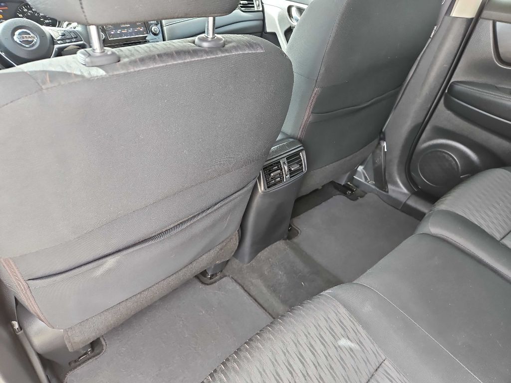 Photo 27 of this NISSAN ROGUE
