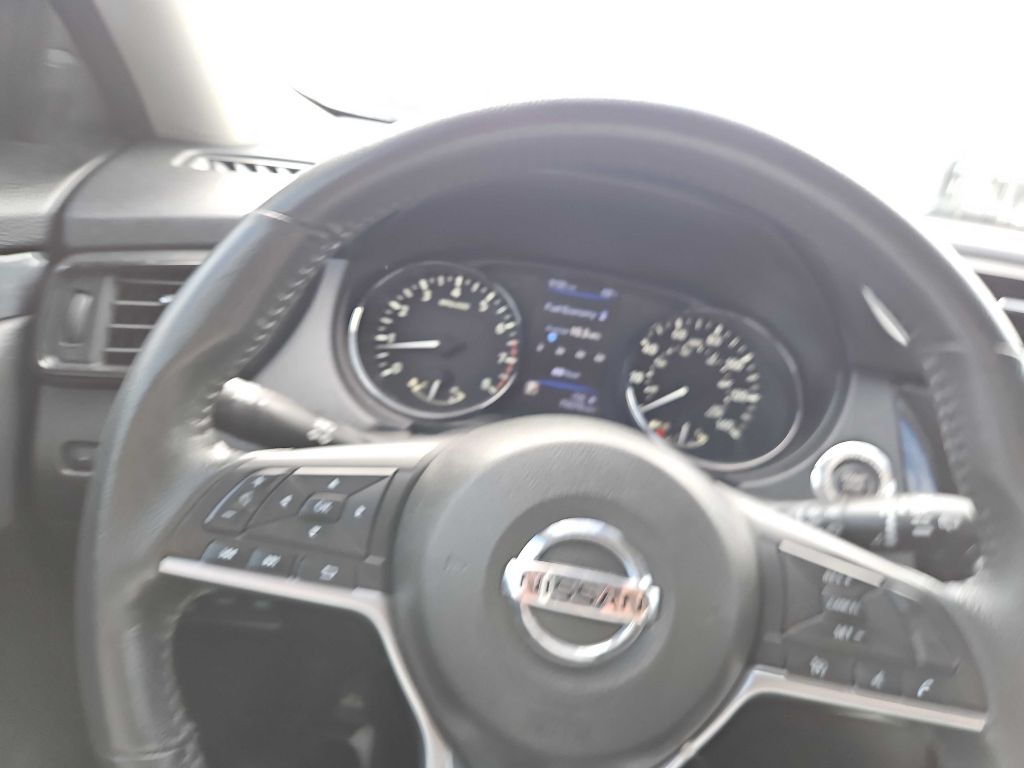 Photo 14 of this NISSAN ROGUE