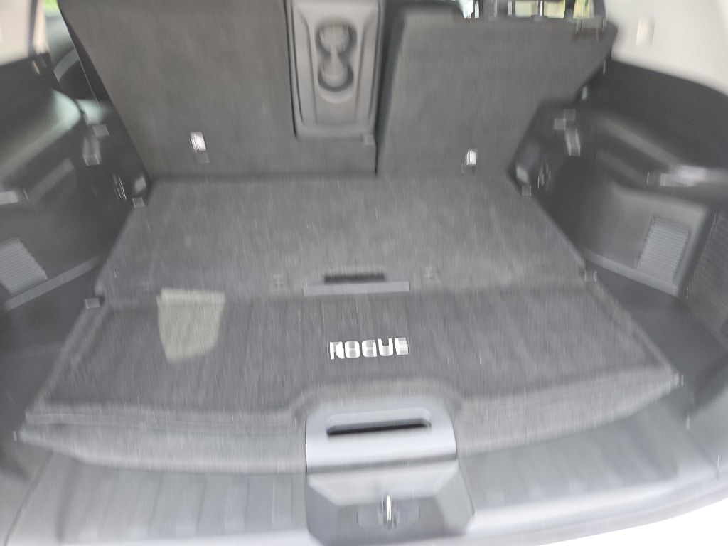 Photo 26 of this NISSAN ROGUE
