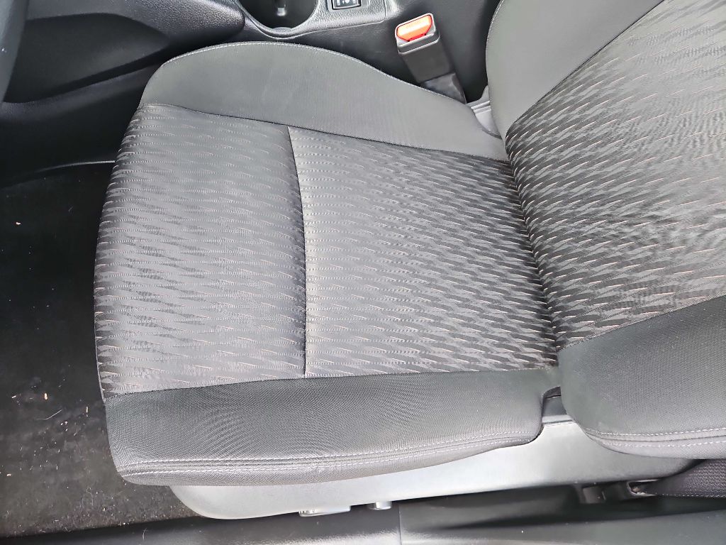Photo 11 of this NISSAN ROGUE