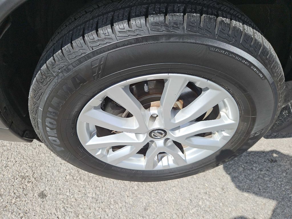 Photo 35 of this NISSAN ROGUE