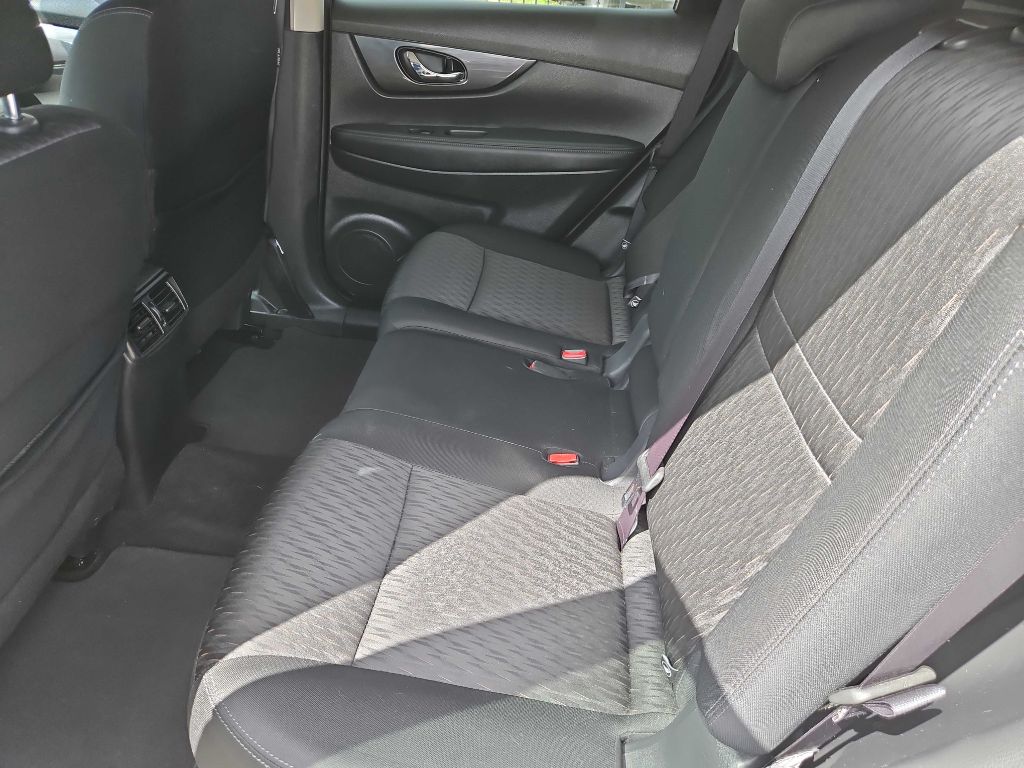 Photo 25 of this NISSAN ROGUE