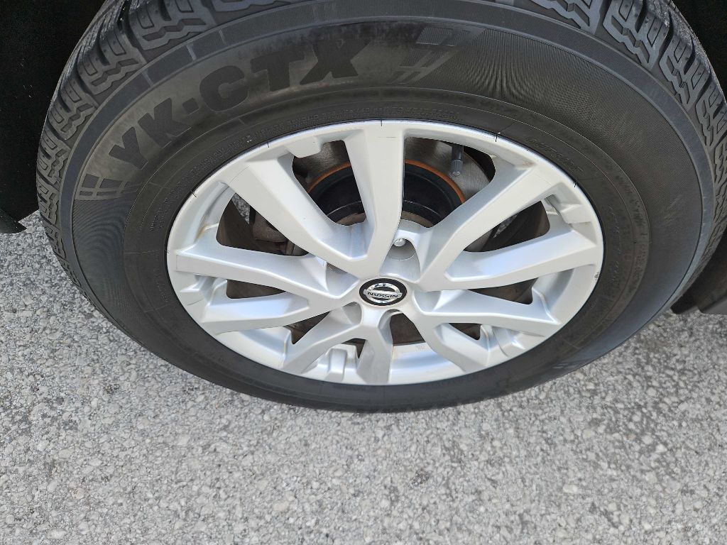 Photo 31 of this NISSAN ROGUE