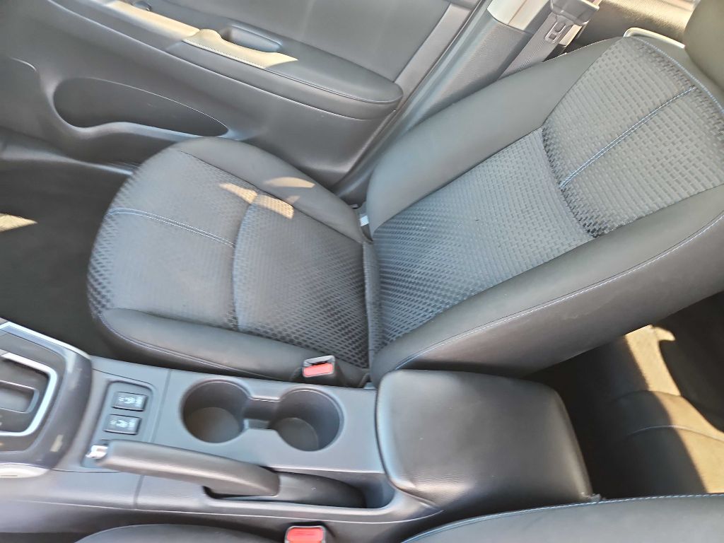 Photo 13 of this NISSAN SENTRA