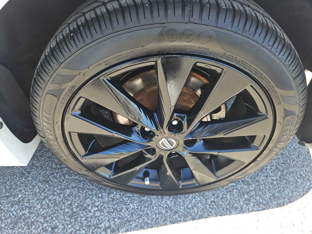 Photo 34 of this NISSAN SENTRA