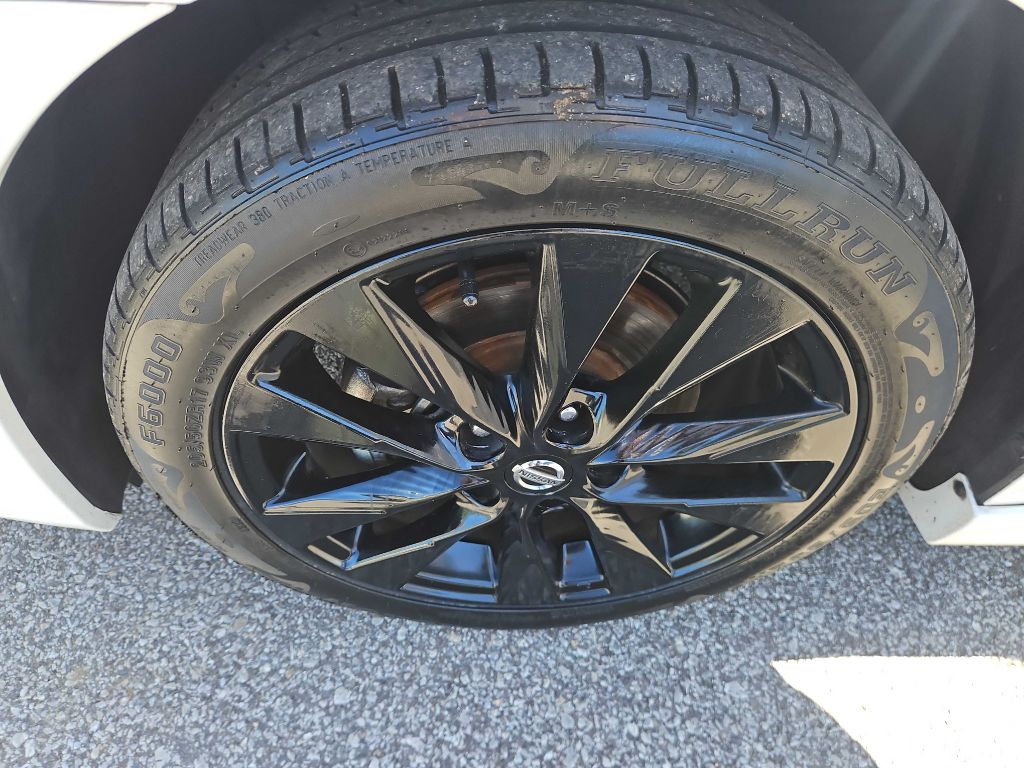 Photo 32 of this NISSAN SENTRA