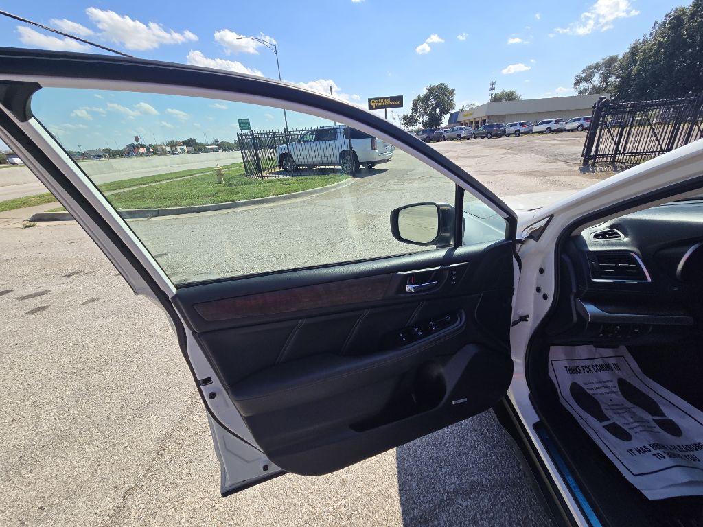 Photo 11 of this SUBARU OUTBACK