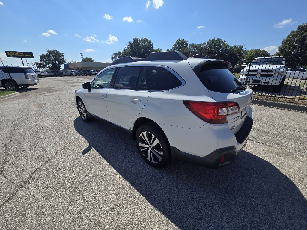 Photo 3 of this SUBARU OUTBACK