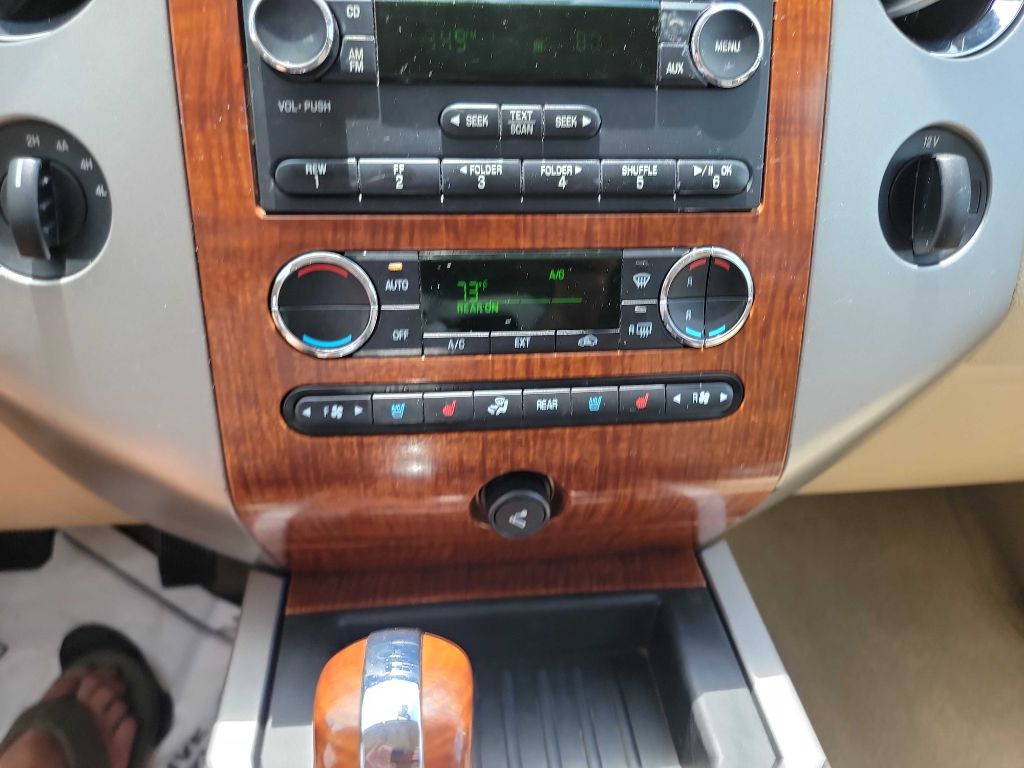 Photo 18 of this FORD EXPEDITION