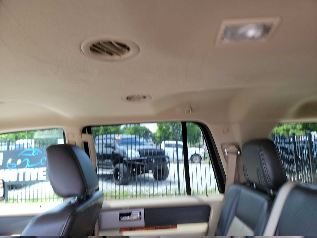 Photo 25 of this FORD EXPEDITION