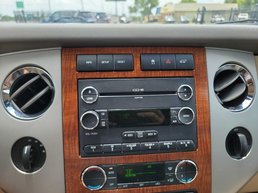 Photo 16 of this FORD EXPEDITION