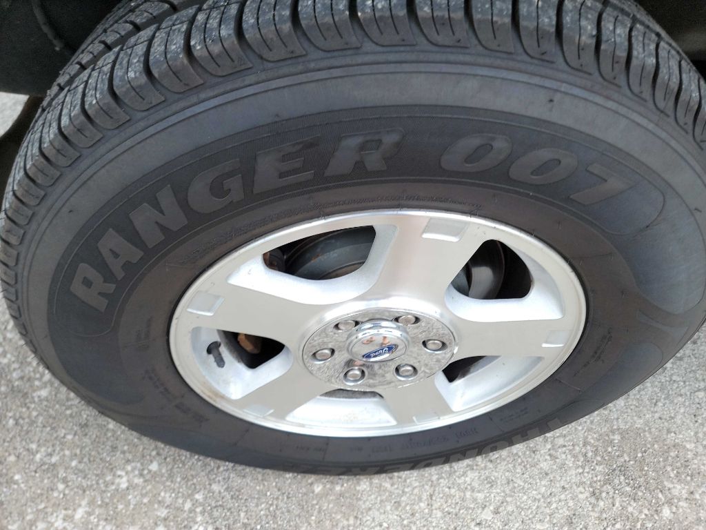 Photo 36 of this FORD EXPEDITION