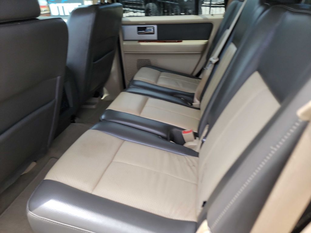 Photo 24 of this FORD EXPEDITION