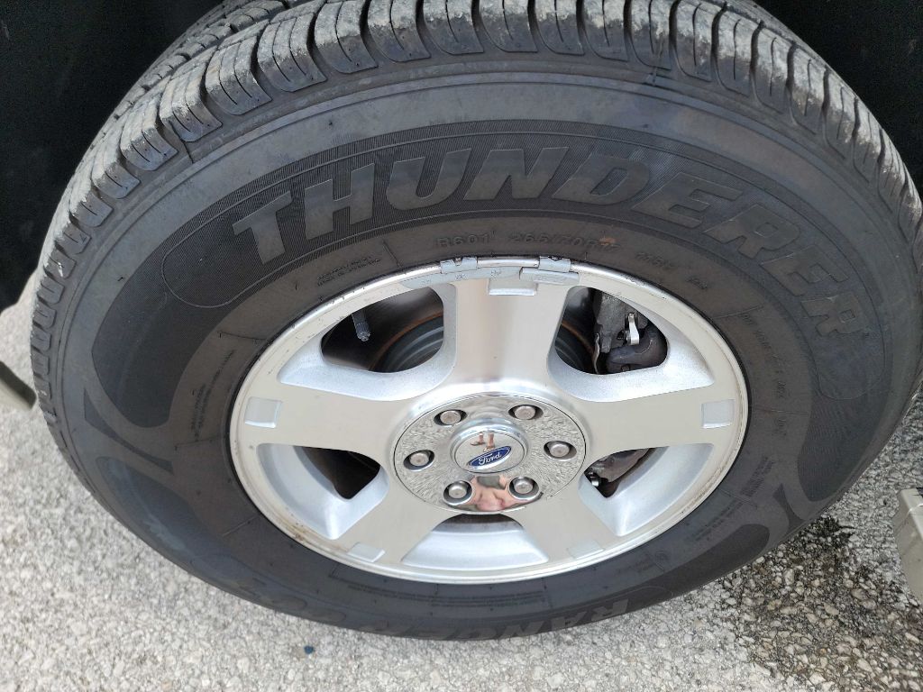 Photo 32 of this FORD EXPEDITION