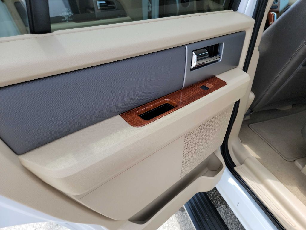 Photo 22 of this FORD EXPEDITION