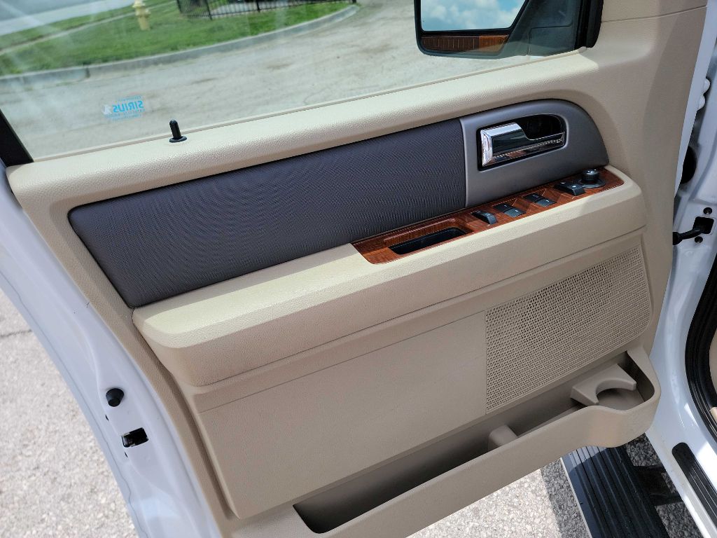 Photo 9 of this FORD EXPEDITION