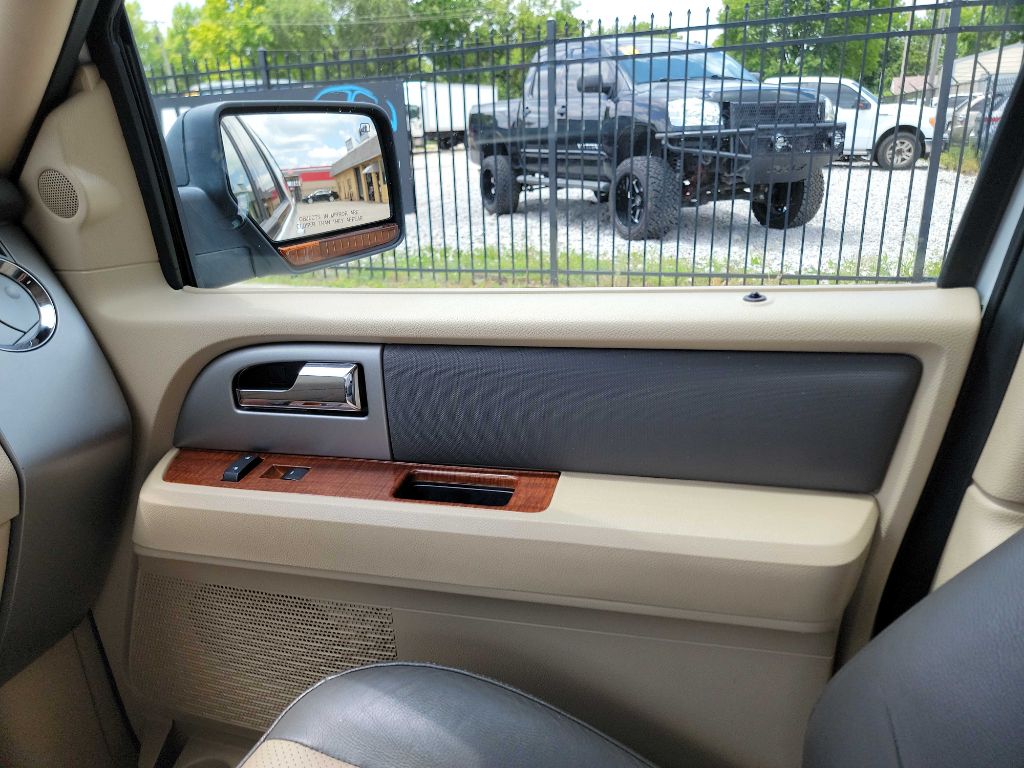 Photo 21 of this FORD EXPEDITION