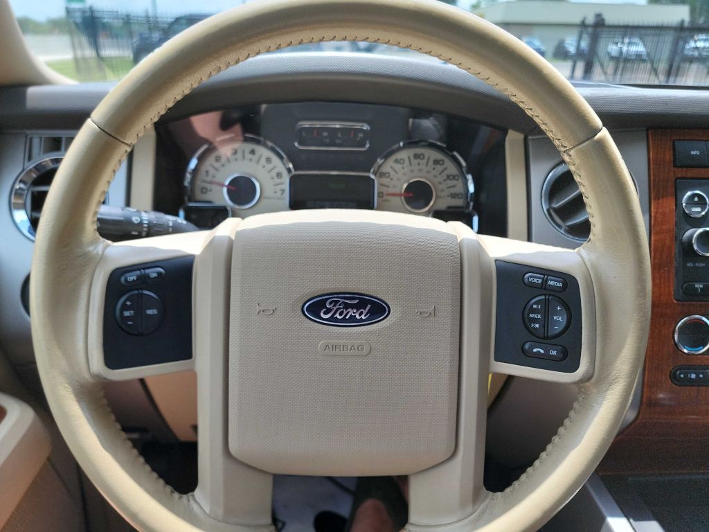 Photo 14 of this FORD EXPEDITION