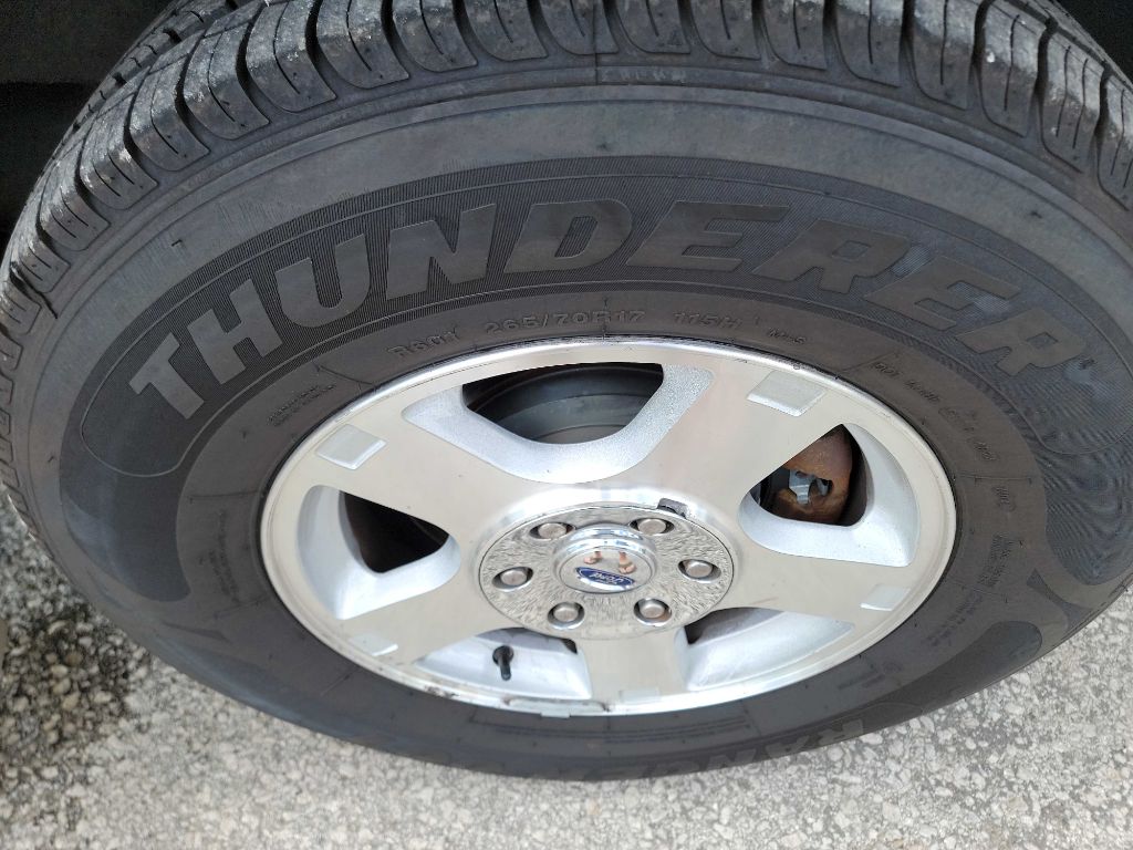 Photo 27 of this FORD EXPEDITION