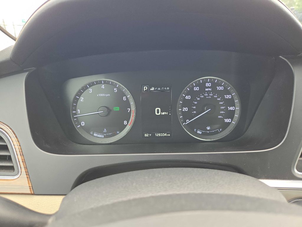 Photo 23 of this HYUNDAI SONATA
