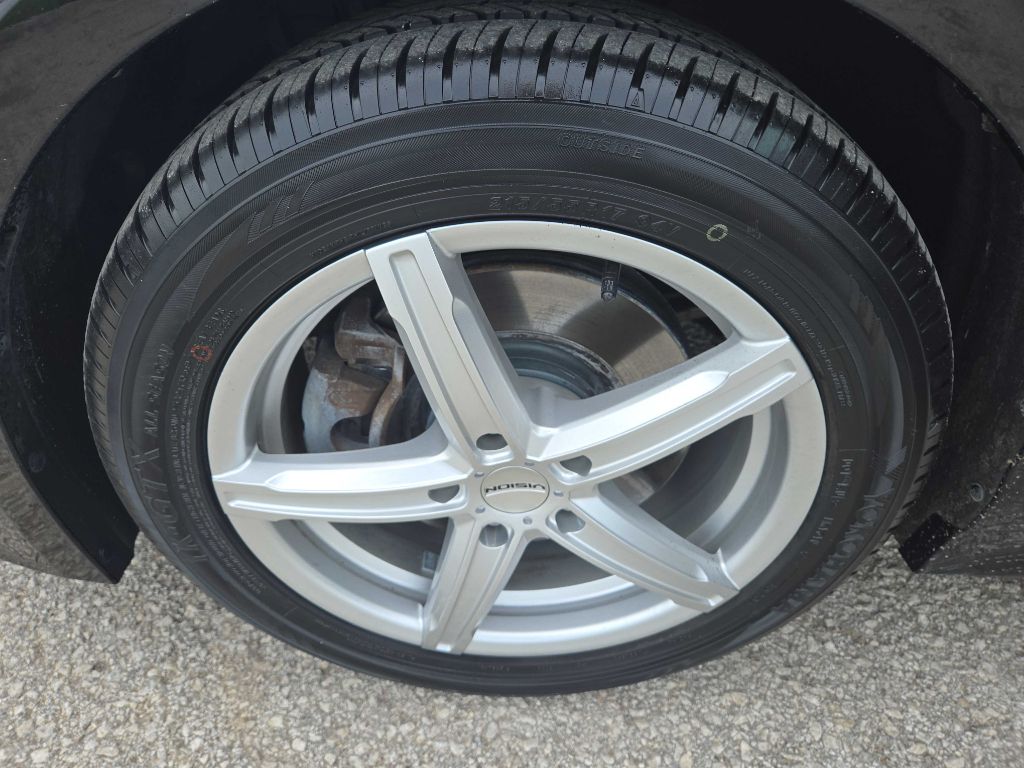 Photo 27 of this HYUNDAI SONATA