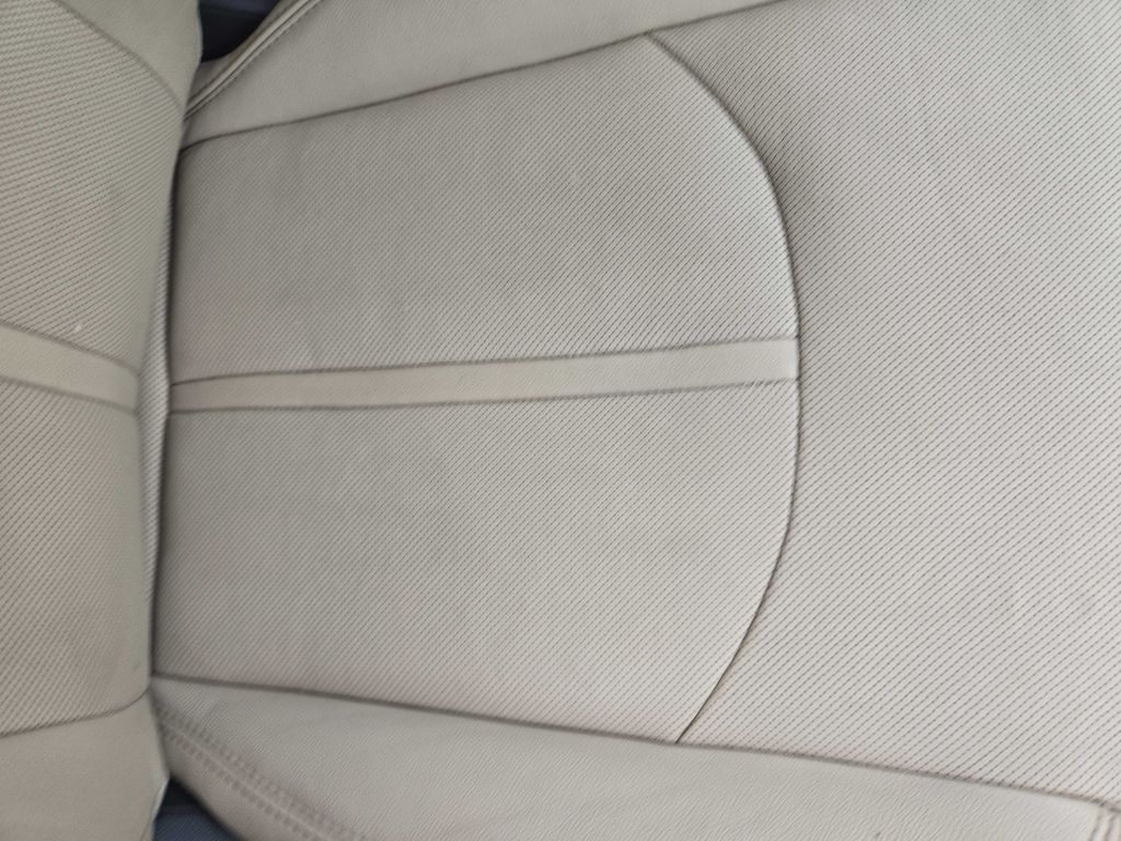 Photo 21 of this HYUNDAI SONATA