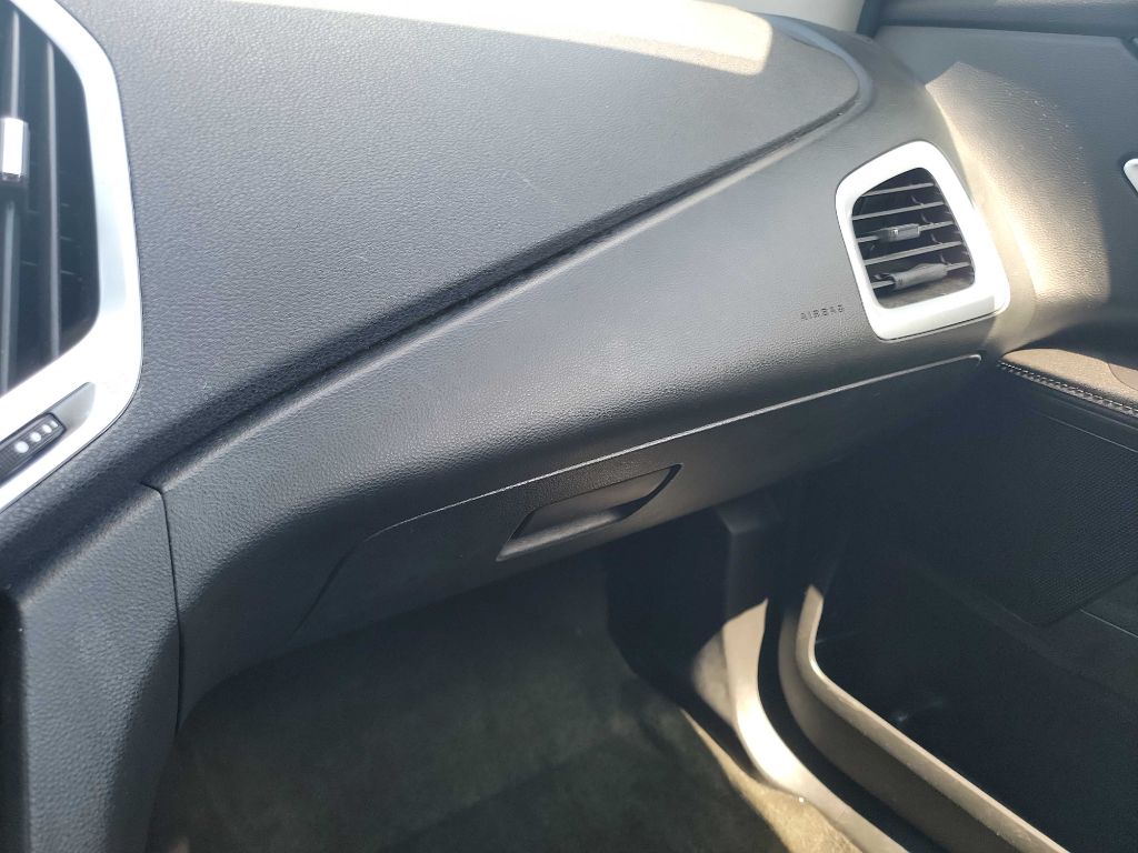 Photo 21 of this GMC TERRAIN