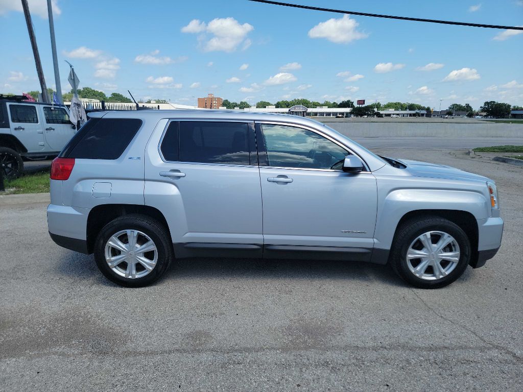 Photo 6 of this GMC TERRAIN