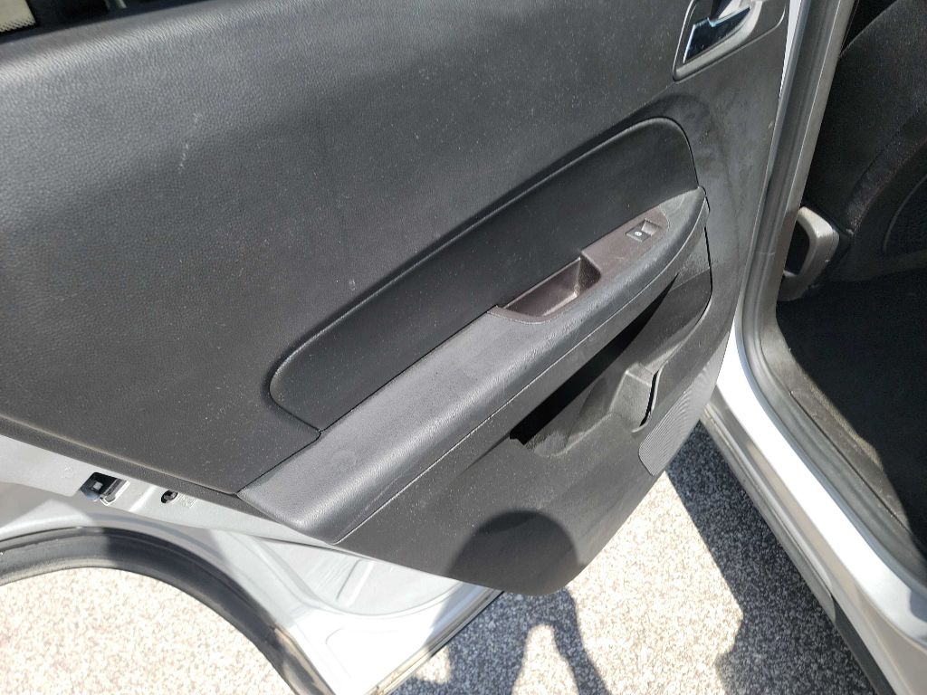 Photo 24 of this GMC TERRAIN