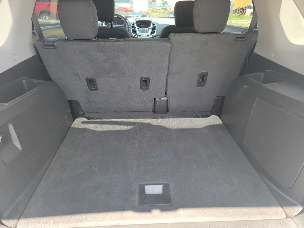 Photo 27 of this GMC TERRAIN