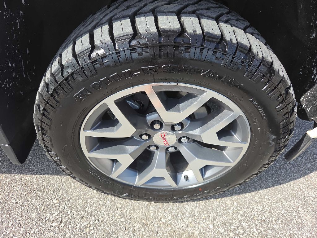 Photo 33 of this GMC SIERRA 1500