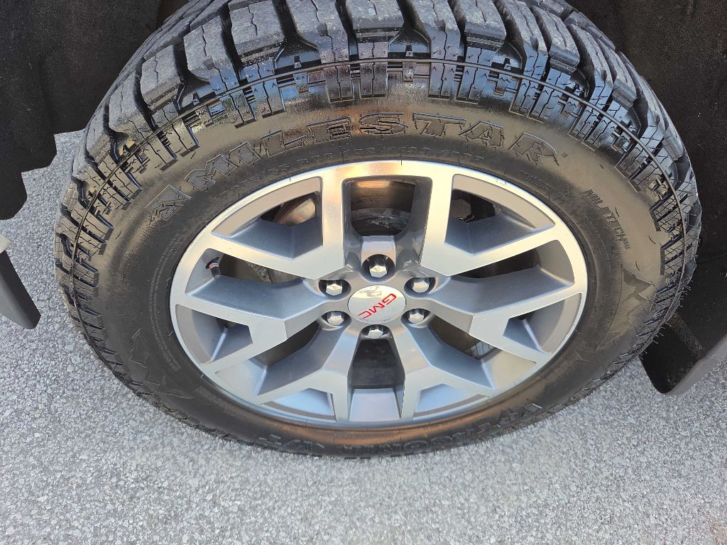 Photo 31 of this GMC SIERRA 1500