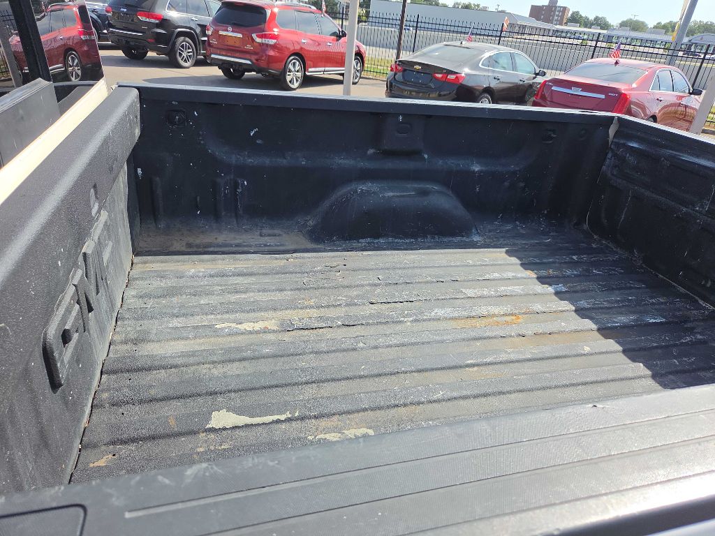 Photo 27 of this GMC SIERRA 1500