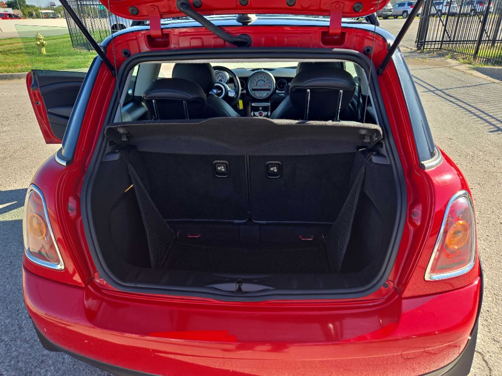 Photo 14 of this MINI COOPER