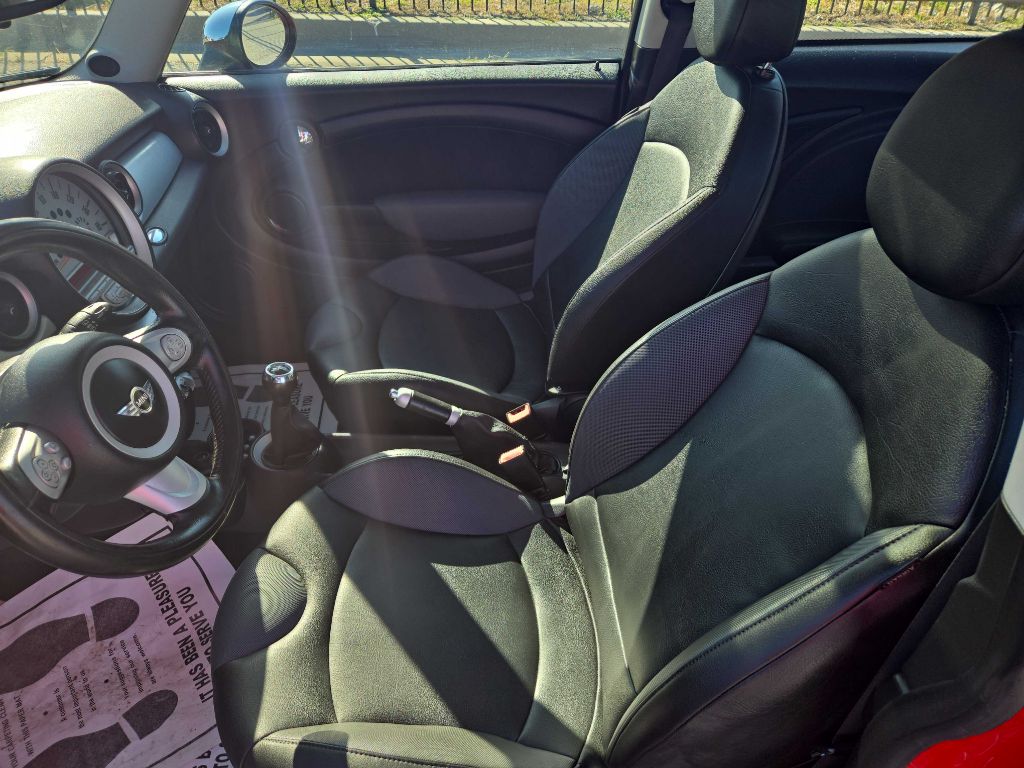 Photo 11 of this MINI COOPER