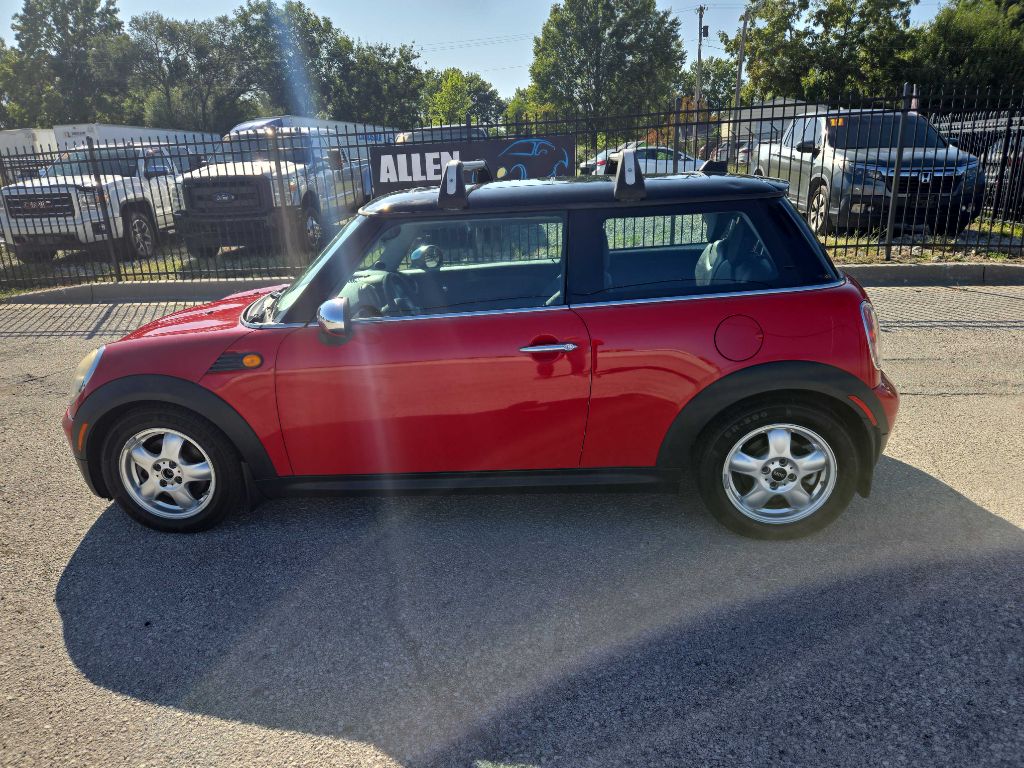 Photo 2 of this MINI COOPER