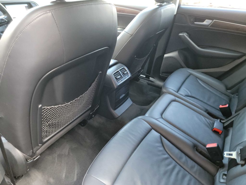 Photo 25 of this AUDI Q5