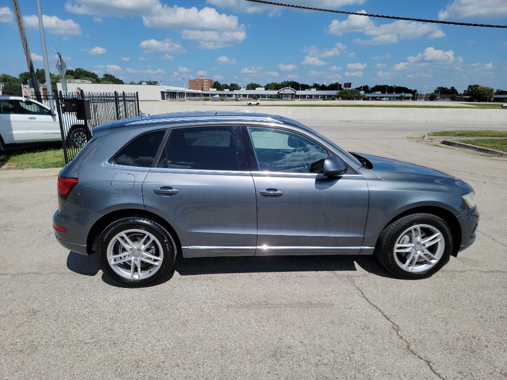 Photo 7 of this AUDI Q5