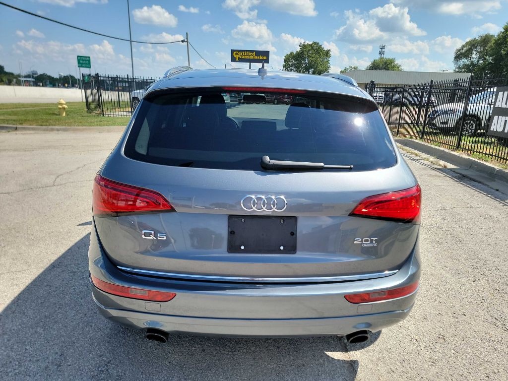 Photo 2 of this AUDI Q5