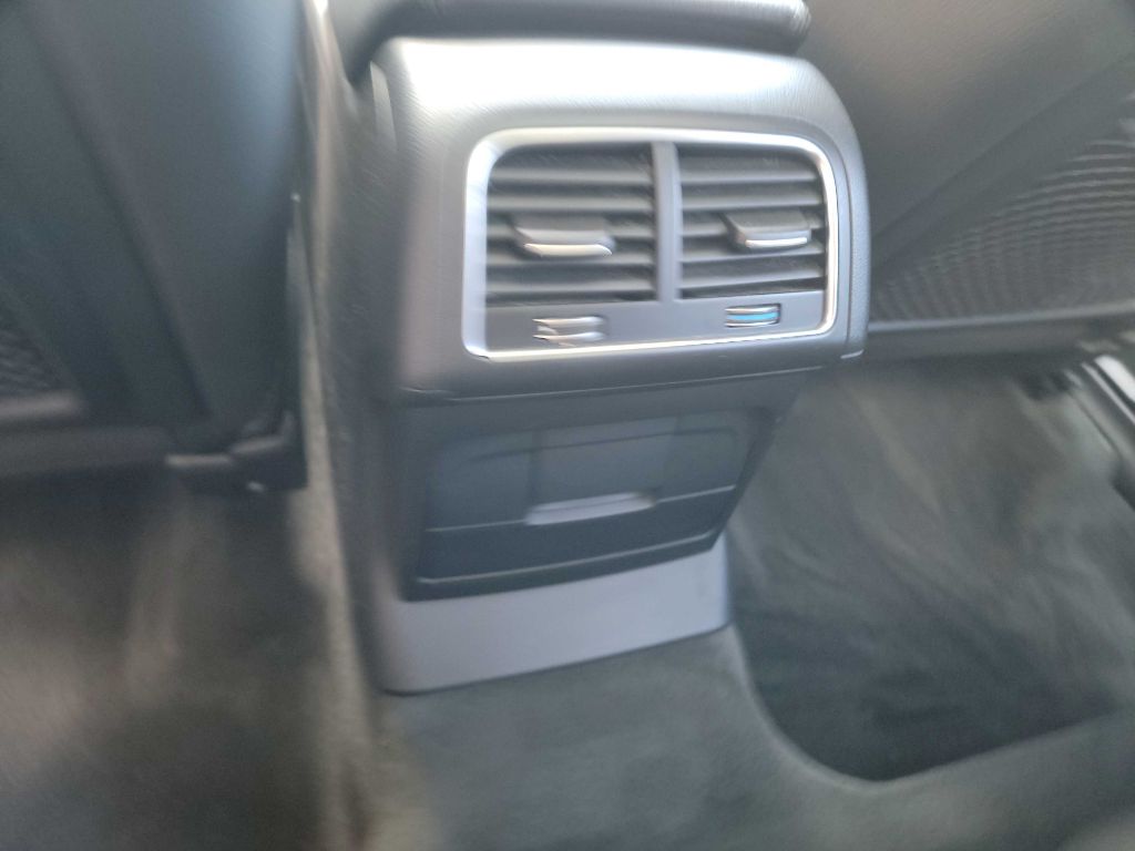 Photo 26 of this AUDI Q5