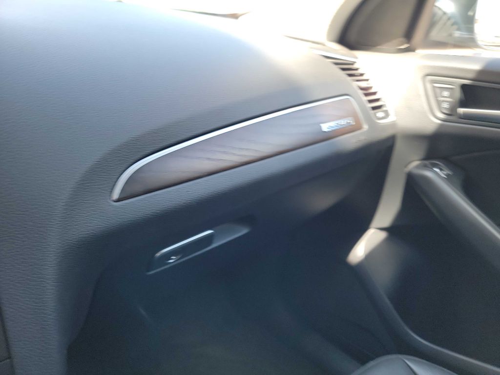 Photo 24 of this AUDI Q5