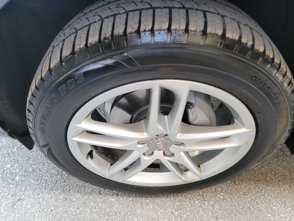Photo 30 of this AUDI Q5