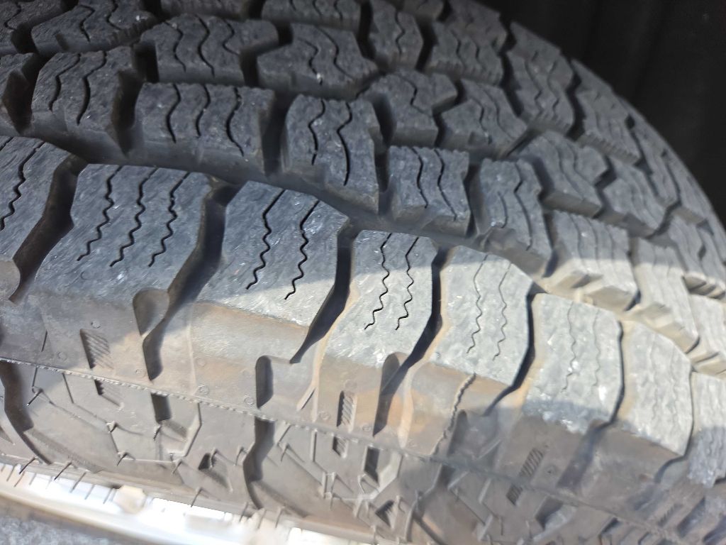 Photo 36 of this JEEP GRAND CHEROKEE