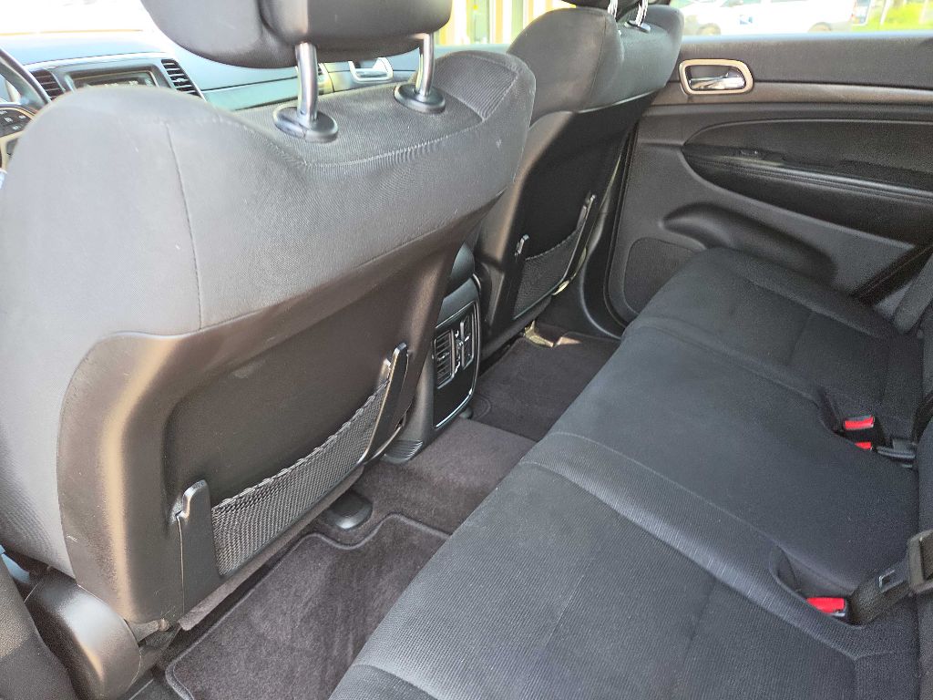 Photo 28 of this JEEP GRAND CHEROKEE