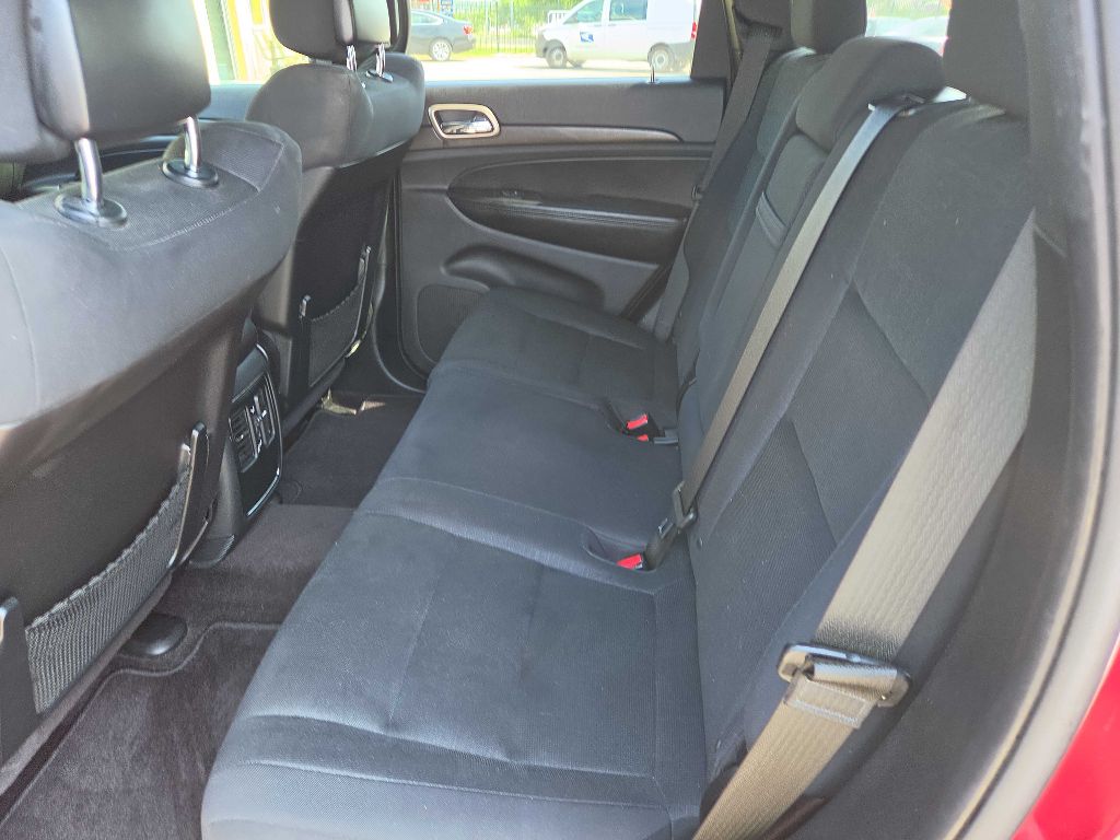 Photo 27 of this JEEP GRAND CHEROKEE